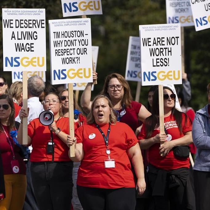 N.S. hospital administrative staff hold rallies across province for higher wages